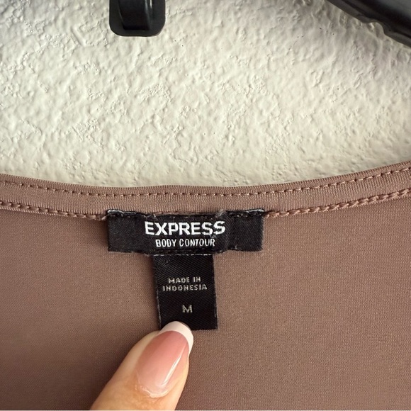 Express Taupe Body Contour Long Sleeve Thong Bodysuit Size M Scoop Neck Slimming - Picture 5 of 6